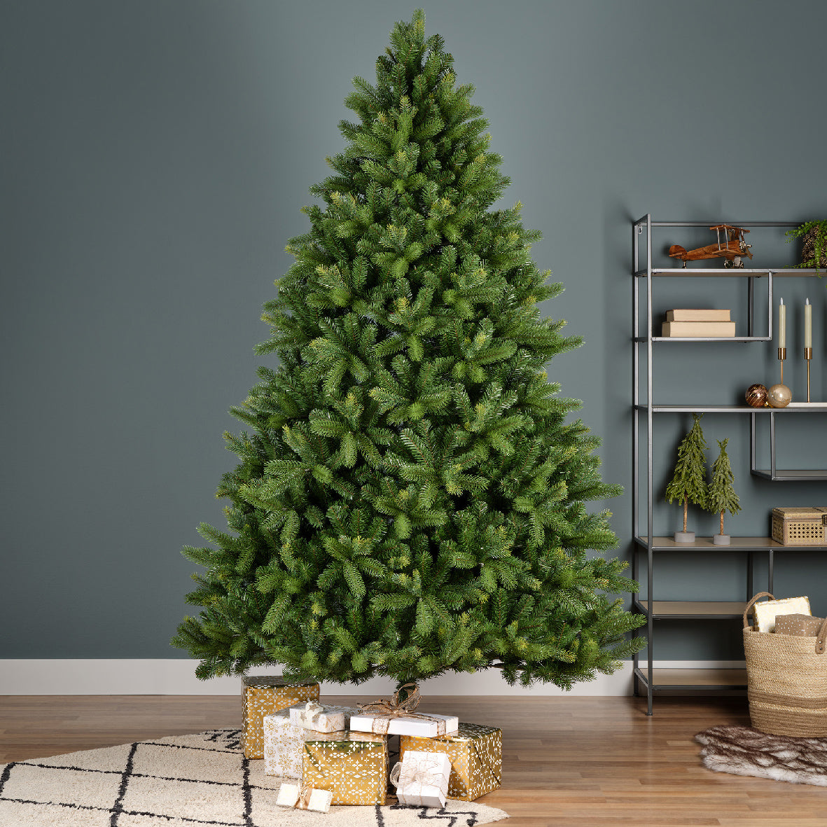 Everlands Freiburg Pine Tree 10ft / 300cm