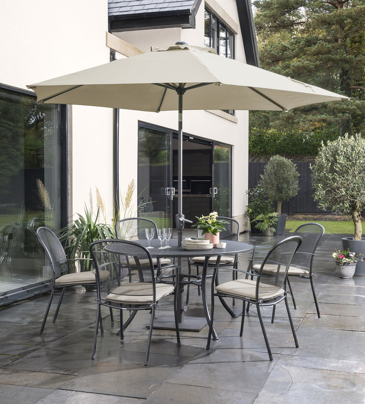 Kettler 6 Seat Complete Round Set inc Parasol & Cushions