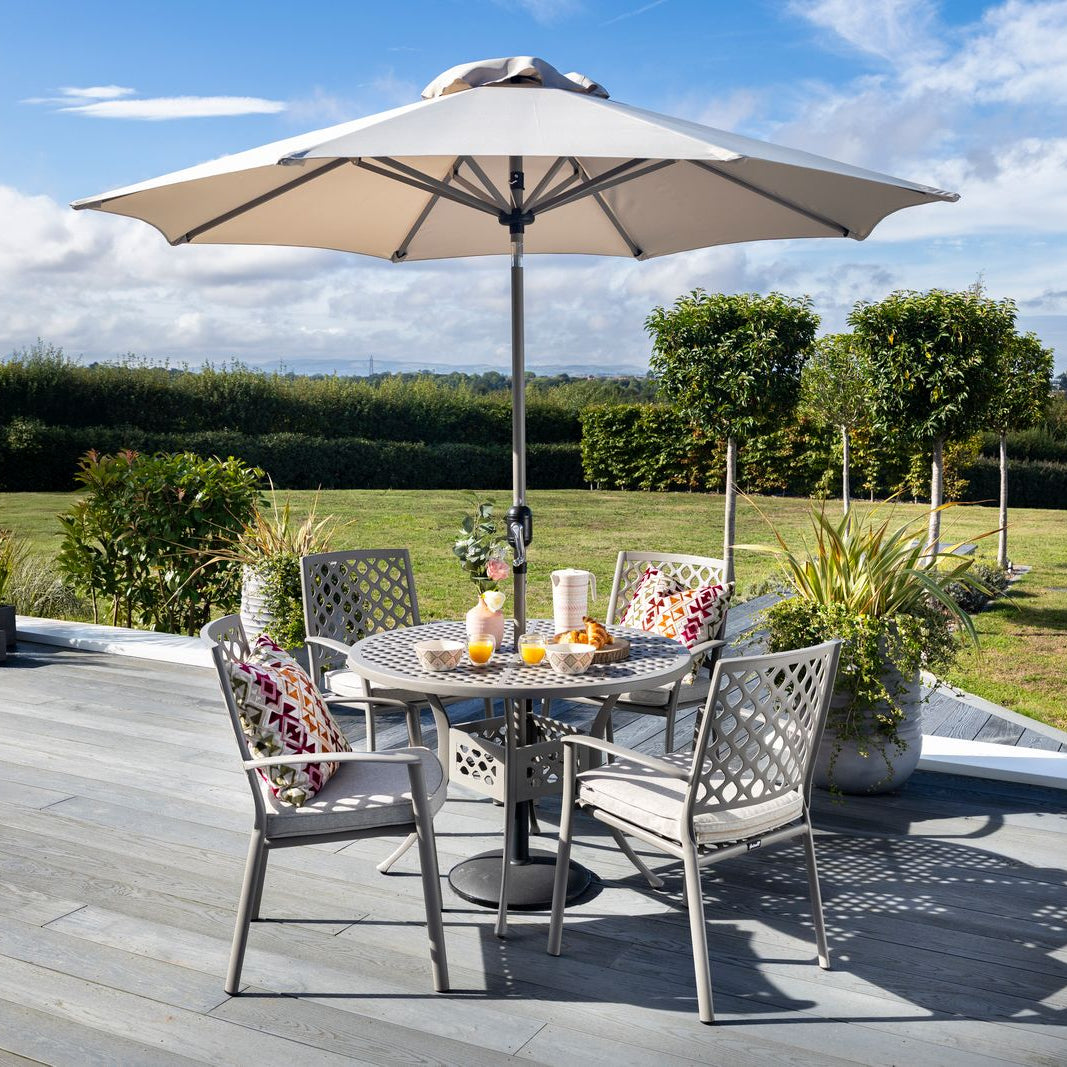 Hartman Avebury 4 Seater Round Set in Crimini