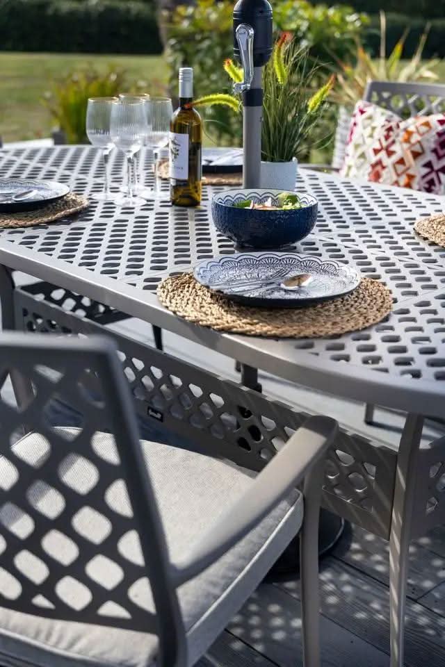 Hartman Avebury 6 Seat Oval Set in Crimini