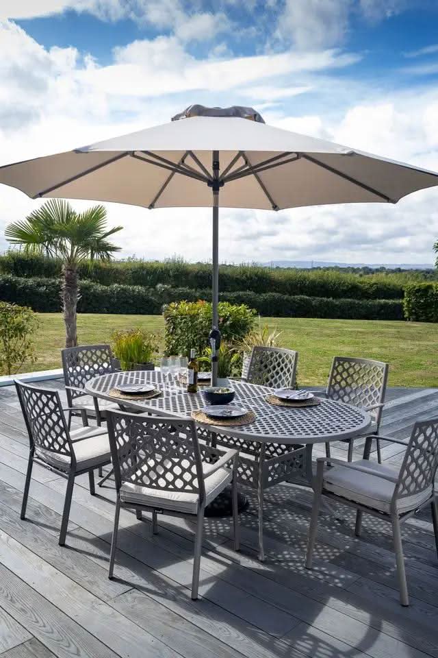 Hartman Avebury 6 Seat Oval Set in Crimini