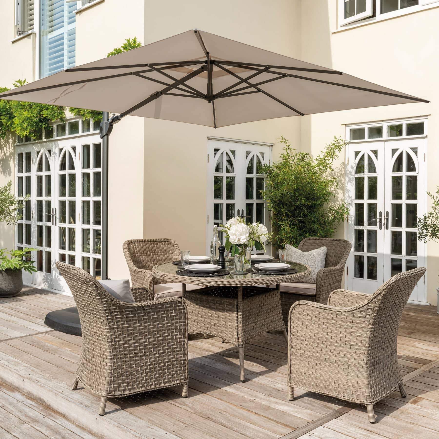 Kettler Garden Furniture Kettler Charlbury Dining 4 Seater Round Garden Table And Chairs Set