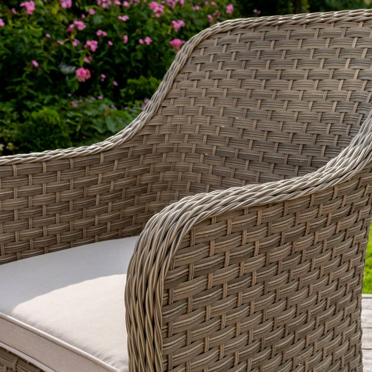 Kettler Garden Furniture Kettler Charlbury Dining 4 Seater Round Garden Table And Chairs Set