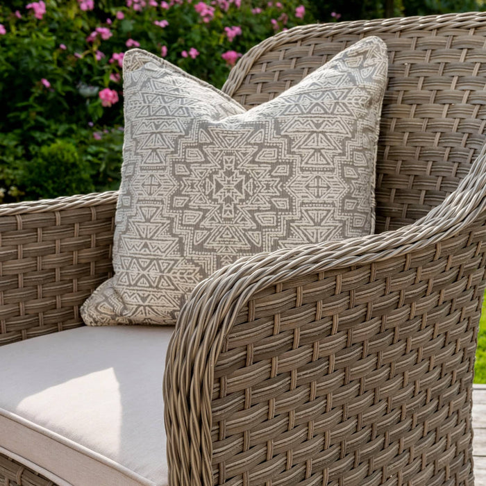 Kettler Garden Furniture Kettler Charlbury Dining 4 Seater Round Garden Table And Chairs Set