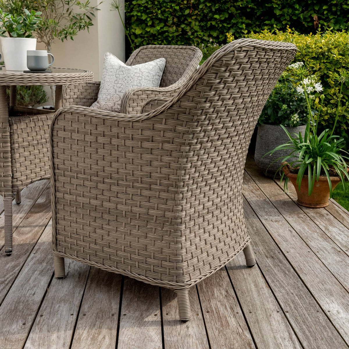 Kettler Garden Furniture Kettler Charlbury Dining 4 Seater Round Garden Table And Chairs Set