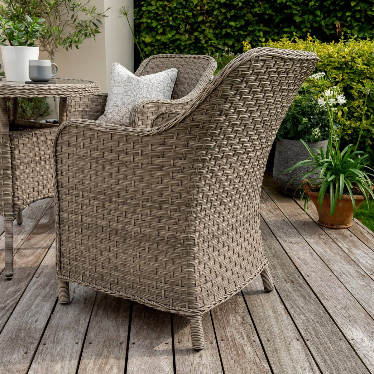 Kettler Garden Furniture Kettler Charlbury Casual Dining 6 Seater Round Garden Table And Chairs Set